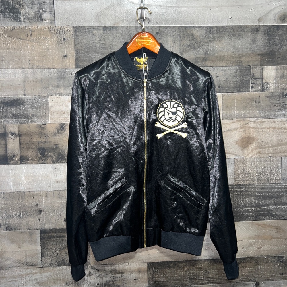 Exsclusive Game Jen's jacket! - Picture 8 of 11